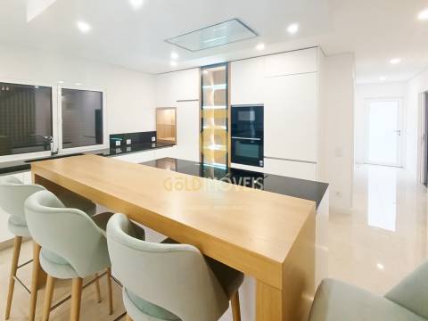 Moradia Geminada T3 Venda em Recezinhos (São Mamede),Penafiel