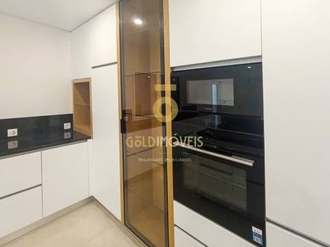 Moradia Geminada T3 Venda em Recezinhos (São Mamede),Penafiel