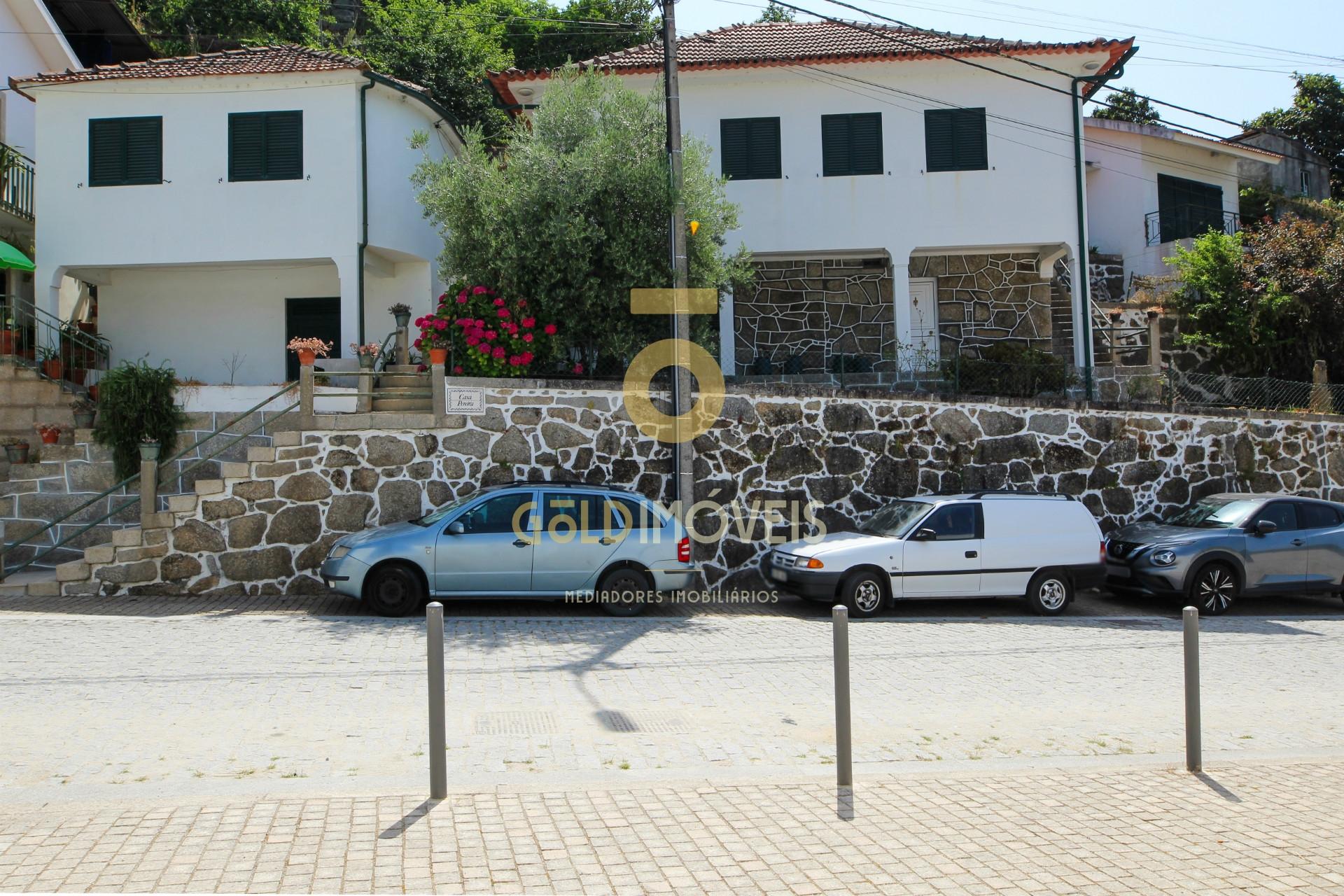 Moradia T4 Venda em Alpendorada, Várzea e Torrão,Marco de Canaveses