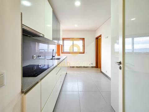 Apartamento T3 para Arrendamento – Centro de Penafiel