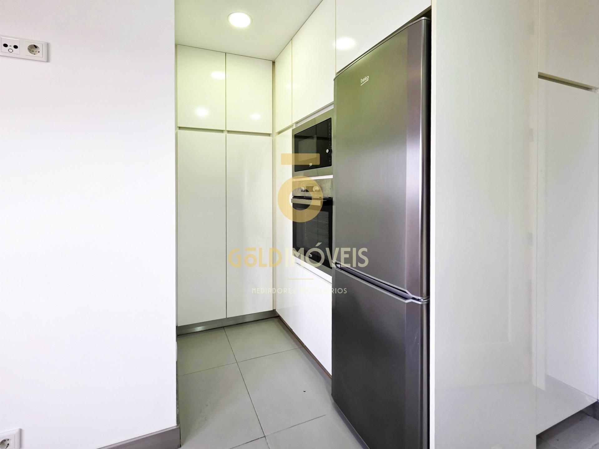 Apartamento T3 para Arrendamento – Centro de Penafiel