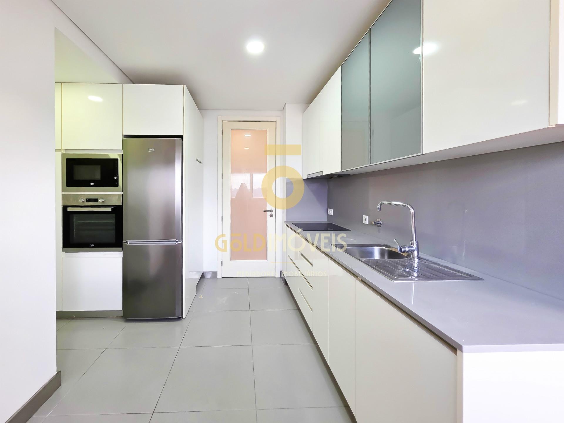 Apartamento T3 para Arrendamento – Centro de Penafiel