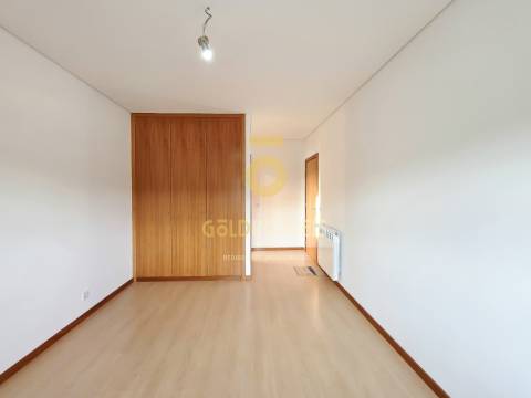 Apartamento T3 para Arrendamento – Centro de Penafiel