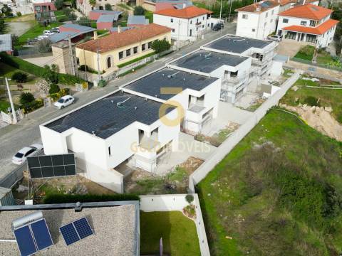 Moradia em Banda T3 Venda em Alpendorada, Várzea e Torrão,Marco de Canaveses