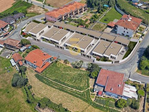 Moradia Geminada T3 Venda em Santa Maria da Feira, Travanca, Sanfins e Espargo,Santa Maria da Feira