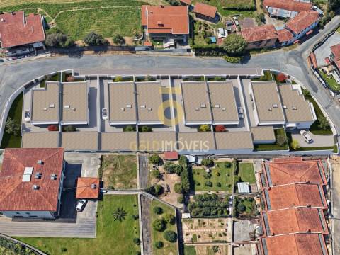 Moradia Geminada T3 Venda em Santa Maria da Feira, Travanca, Sanfins e Espargo,Santa Maria da Feira