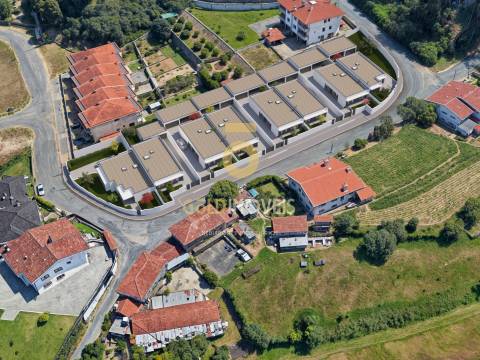 Moradia Geminada T3 Venda em Santa Maria da Feira, Travanca, Sanfins e Espargo,Santa Maria da Feira