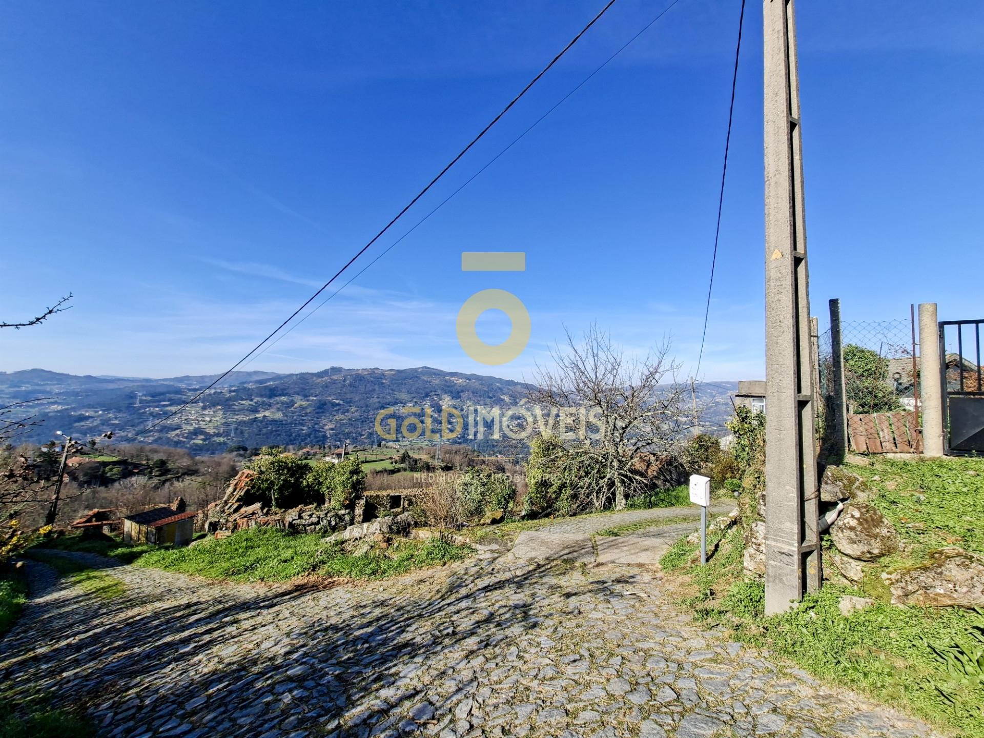 Moradia para Restaurar T0 Venda em São Cristóvão de Nogueira,Cinfães