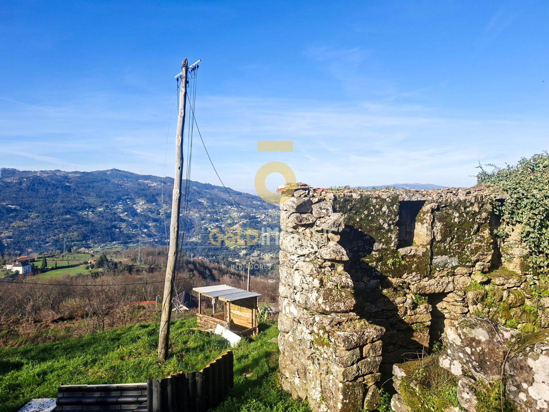 Moradia para Restaurar T0 Venda em São Cristóvão de Nogueira,Cinfães