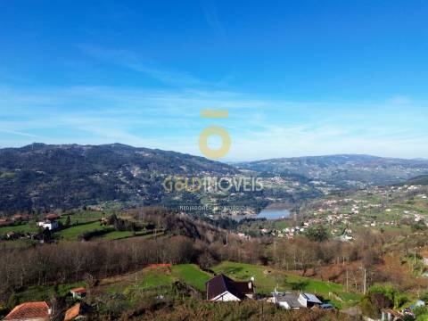 Moradia para Restaurar T0 Venda em São Cristóvão de Nogueira,Cinfães