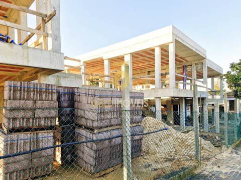 Moradia Geminada T3 Venda em Paços de Brandão,Santa Maria da Feira