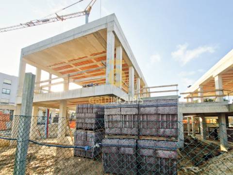 Moradia Geminada T3 Venda em Paços de Brandão,Santa Maria da Feira