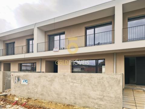 Moradia em Banda T3 Venda em Loureiro,Oliveira de Azeméis