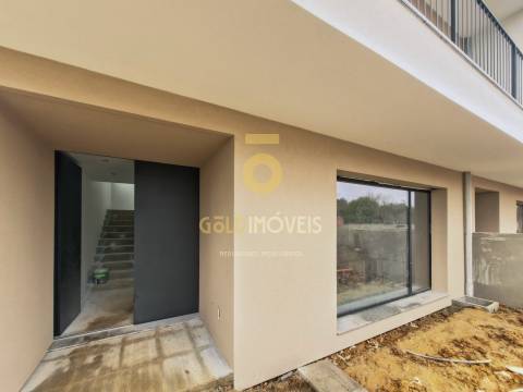 Moradia em Banda T3 Venda em Loureiro,Oliveira de Azeméis