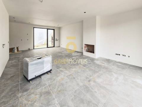 Moradia em Banda T3 Venda em Loureiro,Oliveira de Azeméis