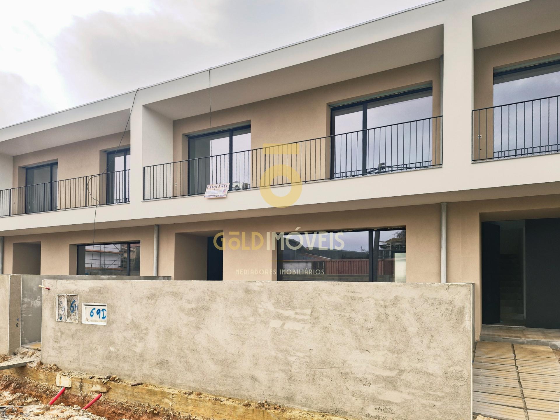 Moradia em Banda T3 Venda em Loureiro,Oliveira de Azeméis