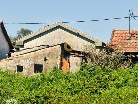 Moradia para Restaurar T2 Venda em Oliveira de Azeméis, Santiago de Riba-Ul, Ul, Macinhata da Seixa e Madail,Oliveira de Azeméis