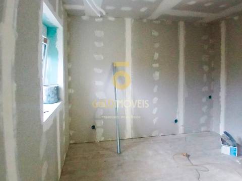 Moradia para Restaurar T4 Venda em Frazão Arreigada,Paços de Ferreira