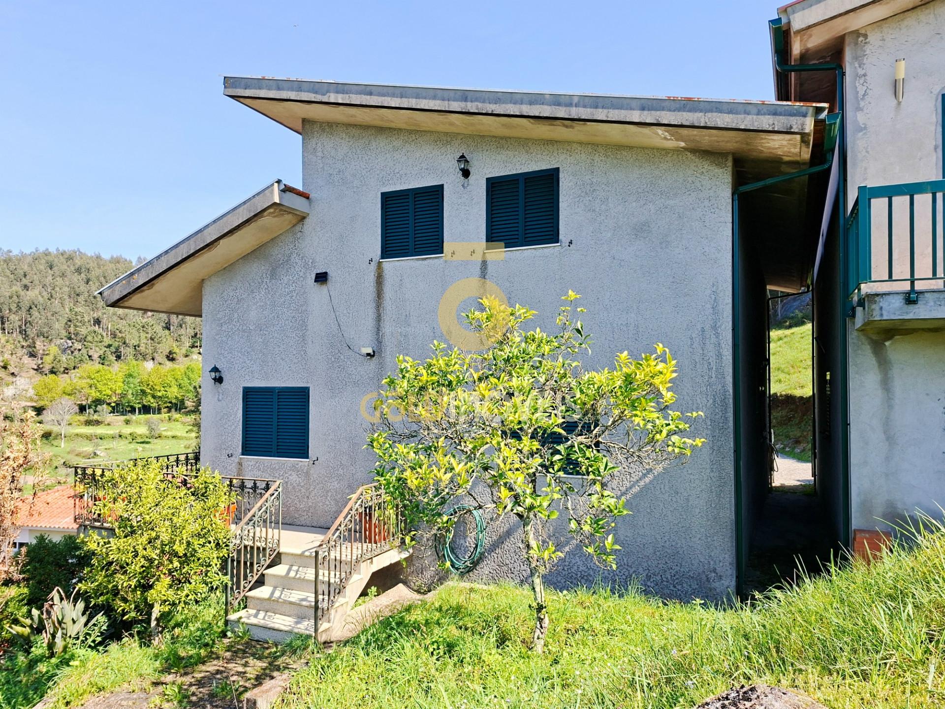 Moradia T4 Venda em Santa Maria de Sardoura,Castelo de Paiva