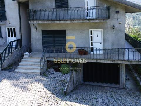 Moradia T4 Venda em Santa Maria de Sardoura,Castelo de Paiva