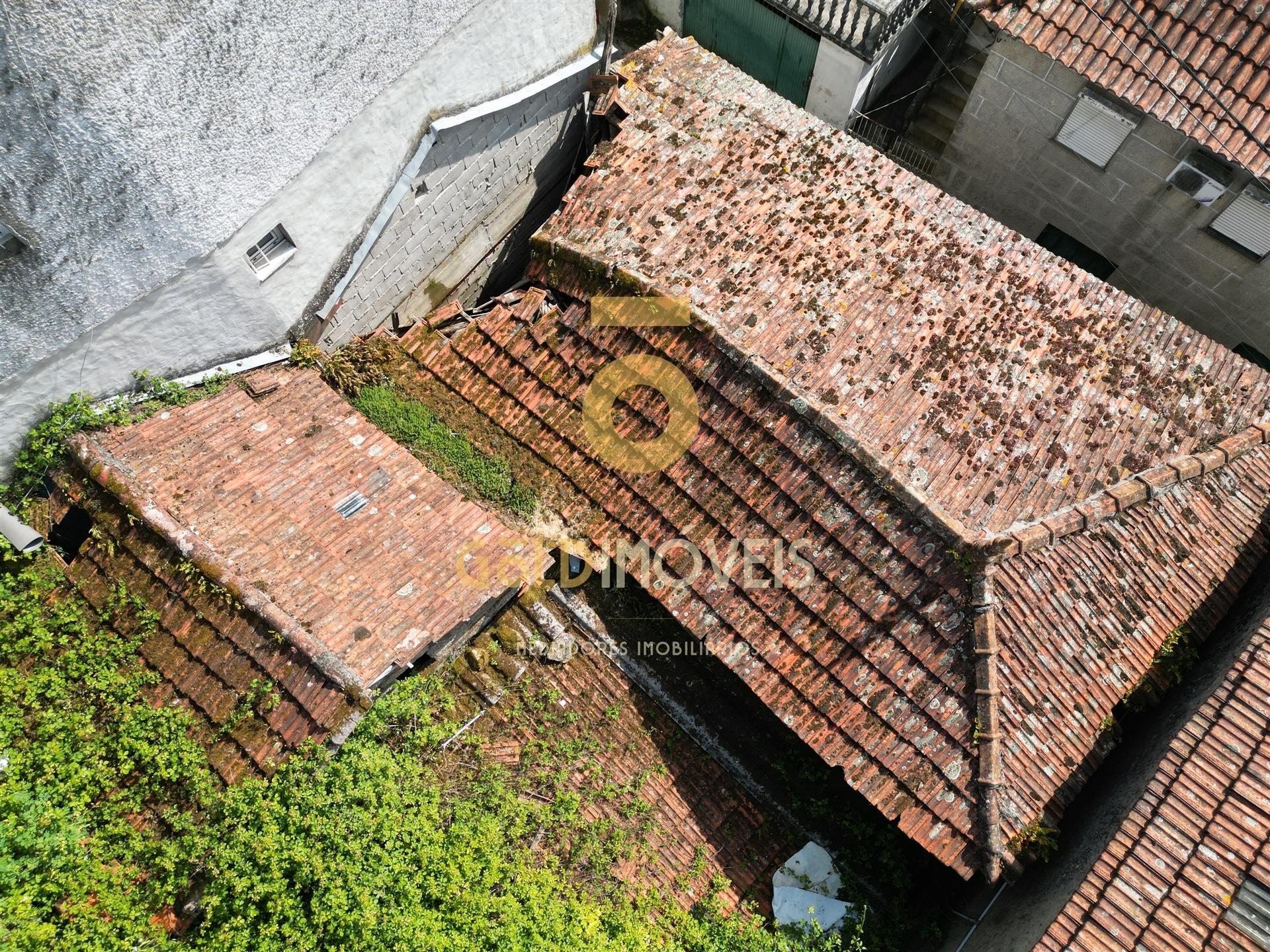 Moradia Devoluta T0 Venda em Souselo,Cinfães