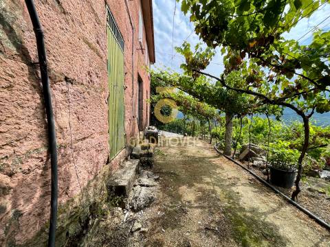 Moradia para Restaurar T2 Venda em Sobrado e Bairros,Castelo de Paiva