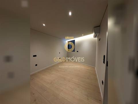 Apartamento T4 Venda em Gondomar (São Cosme), Valbom e Jovim,Gondomar
