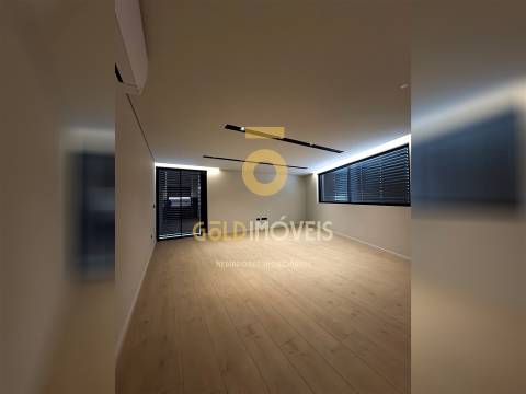 Apartamento T3 Venda em Gondomar (São Cosme), Valbom e Jovim,Gondomar