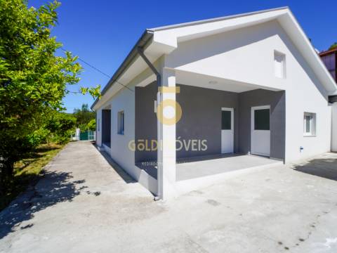Moradia T3 Venda em Cernadelo e Lousada (São Miguel e Santa Margarida),Lousada