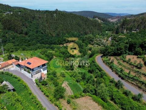 Moradia Devoluta T2 Venda em Real,Castelo de Paiva