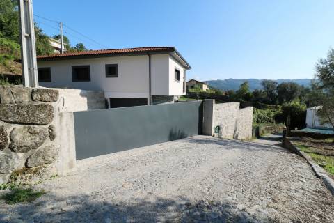 Moradia Isolada T4 Venda em Monsul,Póvoa de Lanhoso