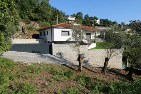 Moradia Isolada T4 Venda em Monsul,Póvoa de Lanhoso