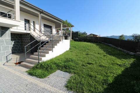 Moradia Isolada T4 Venda em Monsul,Póvoa de Lanhoso