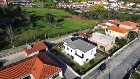Moradia Isolada T5 Venda em Lanhoso,Póvoa de Lanhoso
