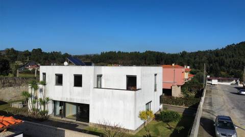 Moradia Isolada T5 Venda em Lanhoso,Póvoa de Lanhoso
