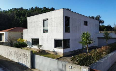 Moradia Isolada T5 Venda em Lanhoso,Póvoa de Lanhoso