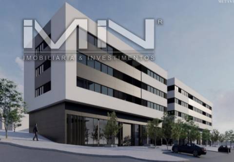 Espaço comercial novo - Zona central de transportes e comercio