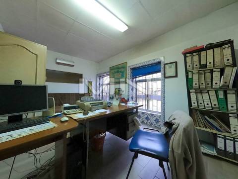 Padaria c/ fabrico e confeitaria  - Centro de Gondomar