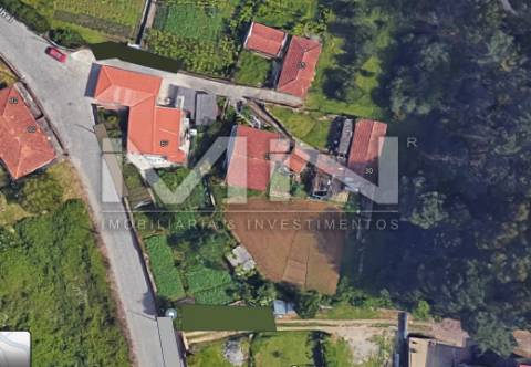 Moradia térrea p/reabilitação - 700m de terreno