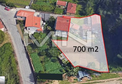 Moradia térrea p/reabilitação - 700m de terreno