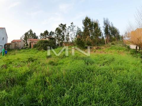 Moradia térrea p/reabilitação - 700m de terreno
