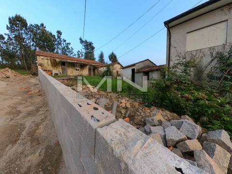 Moradia térrea p/reabilitação - 700m de terreno