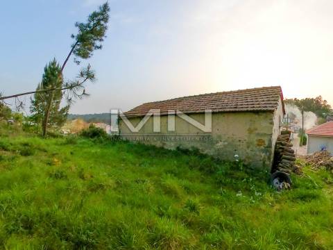 Moradia térrea p/reabilitação - 700m de terreno