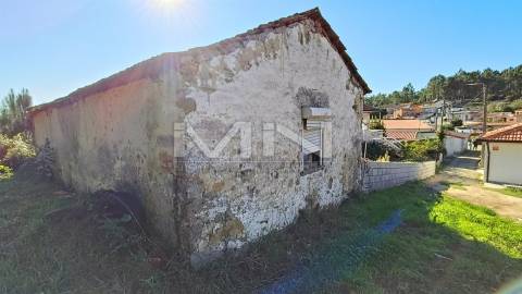 Moradia térrea p/reabilitação - 700m de terreno