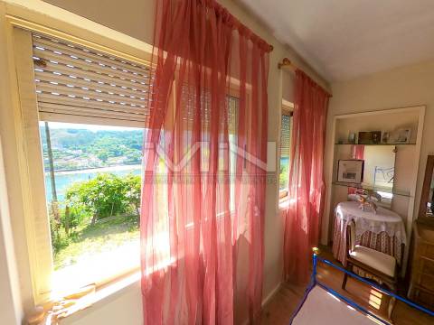 Moradia com Terreno a 10 minutos do Porto - Vistas Rio Douro