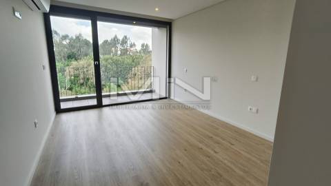 Moradia T3  com 3 Suites - áreas amplas