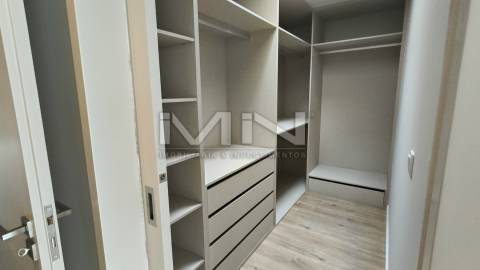 Moradia T3  com 3 Suites - áreas amplas
