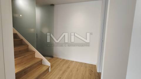 Moradia T3  com 3 Suites - áreas amplas