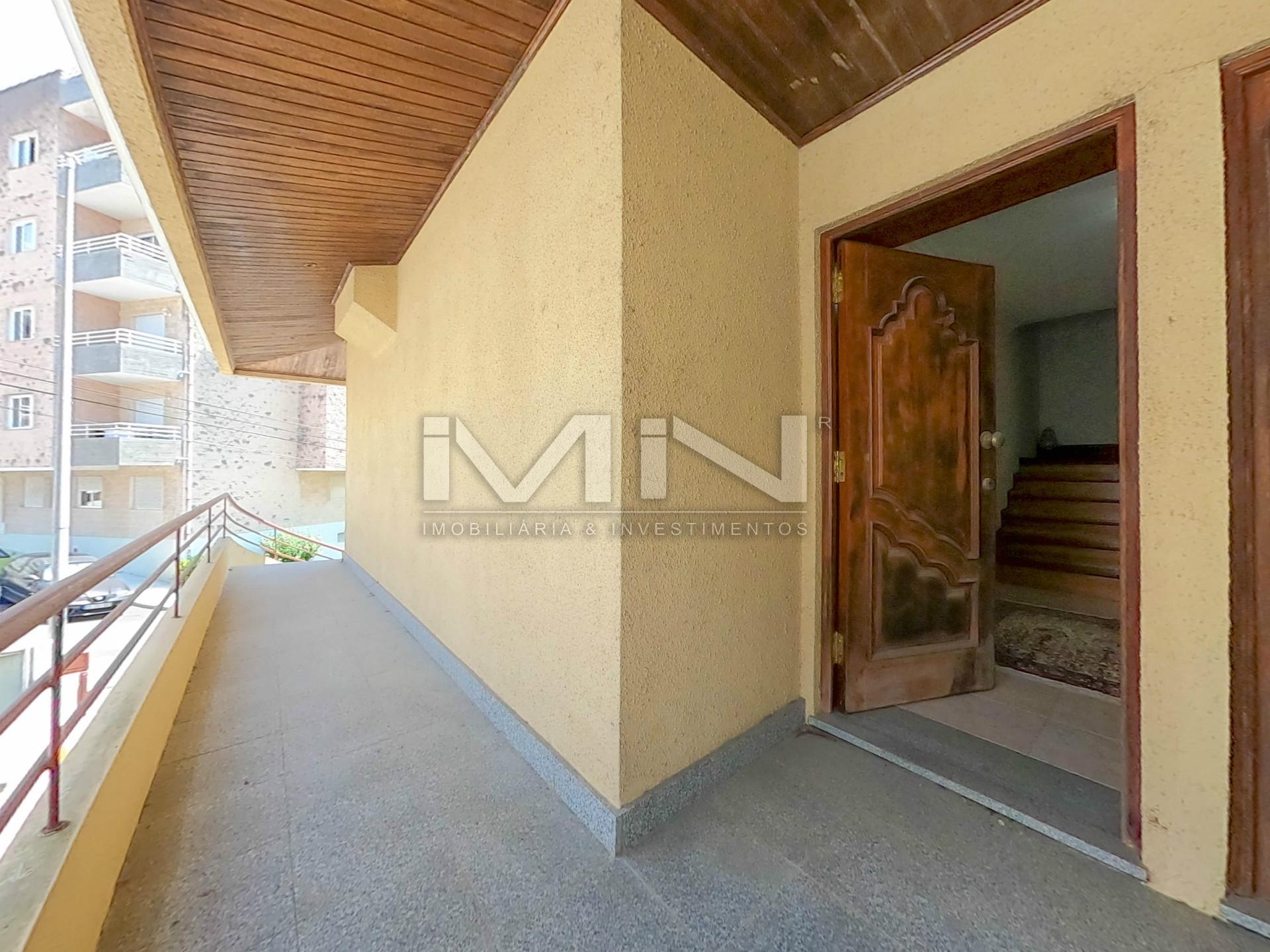 Moradia T4 - centro de Gondomar