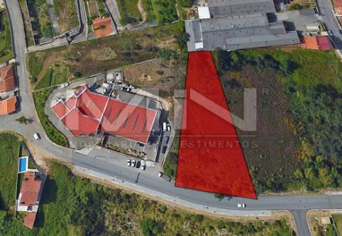 Terreno Estr. D. Miguel - 2.785m2 - construção de armazéns.